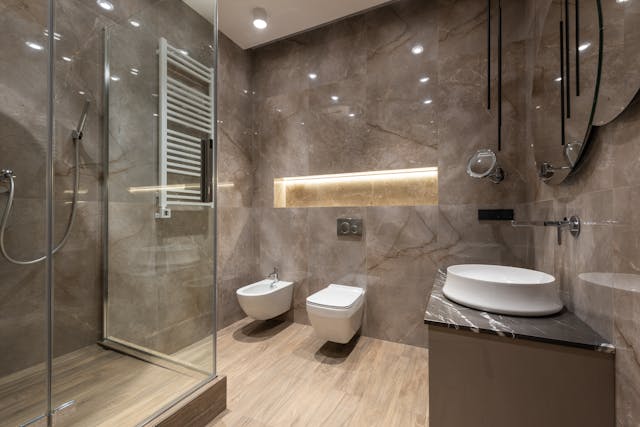 Finding the Perfect Bath Showroom Near You1 Two Sacramento Bath Remodels, Two Very Different Results—Which One Got It Right?